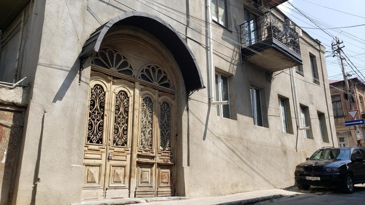 Family Guest House Tbilisi Exteriör bild
