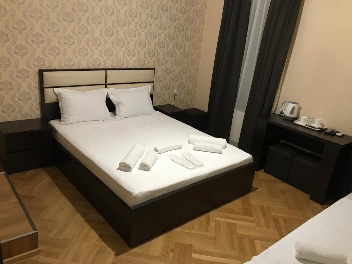 Family Guest House Tbilisi Exteriör bild