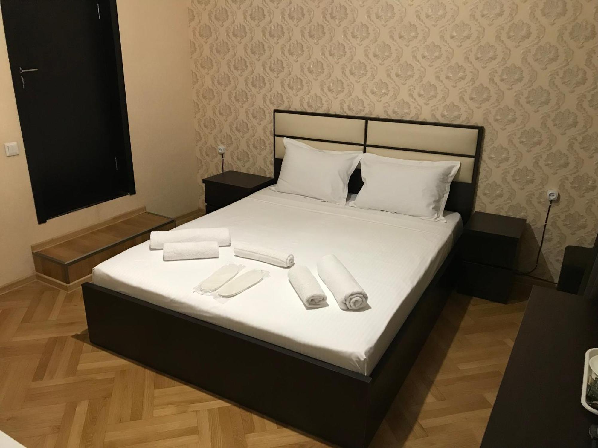 Family Guest House Tbilisi Exteriör bild