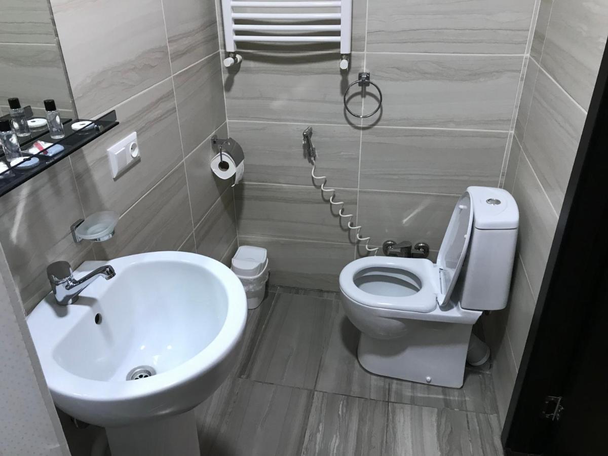 Family Guest House Tbilisi Exteriör bild