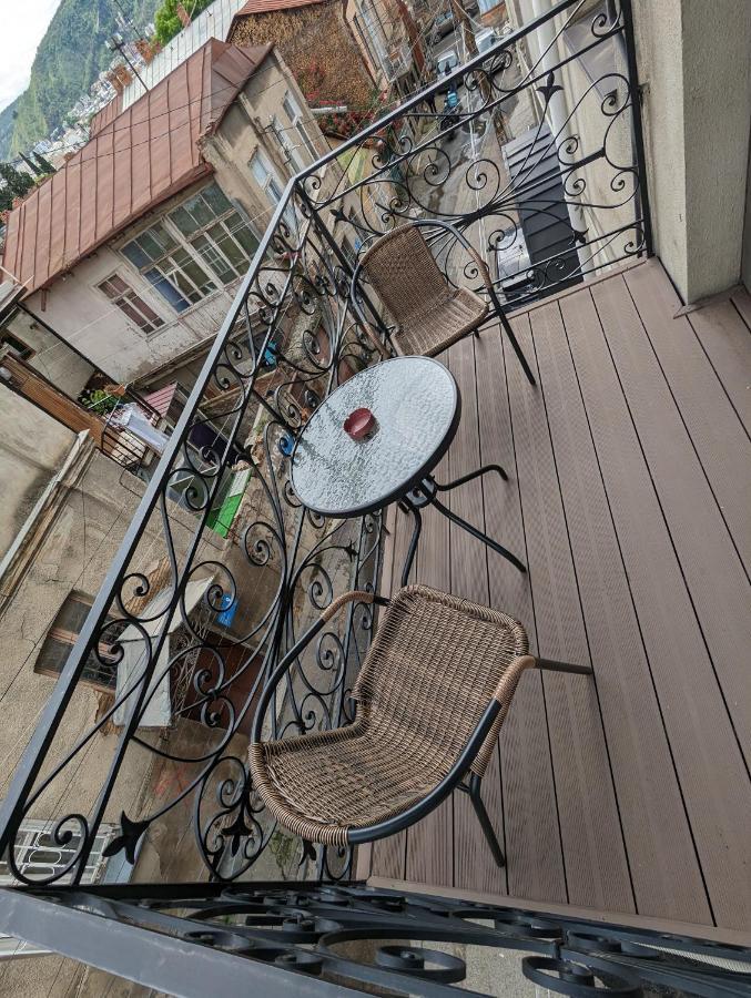 Family Guest House Tbilisi Exteriör bild