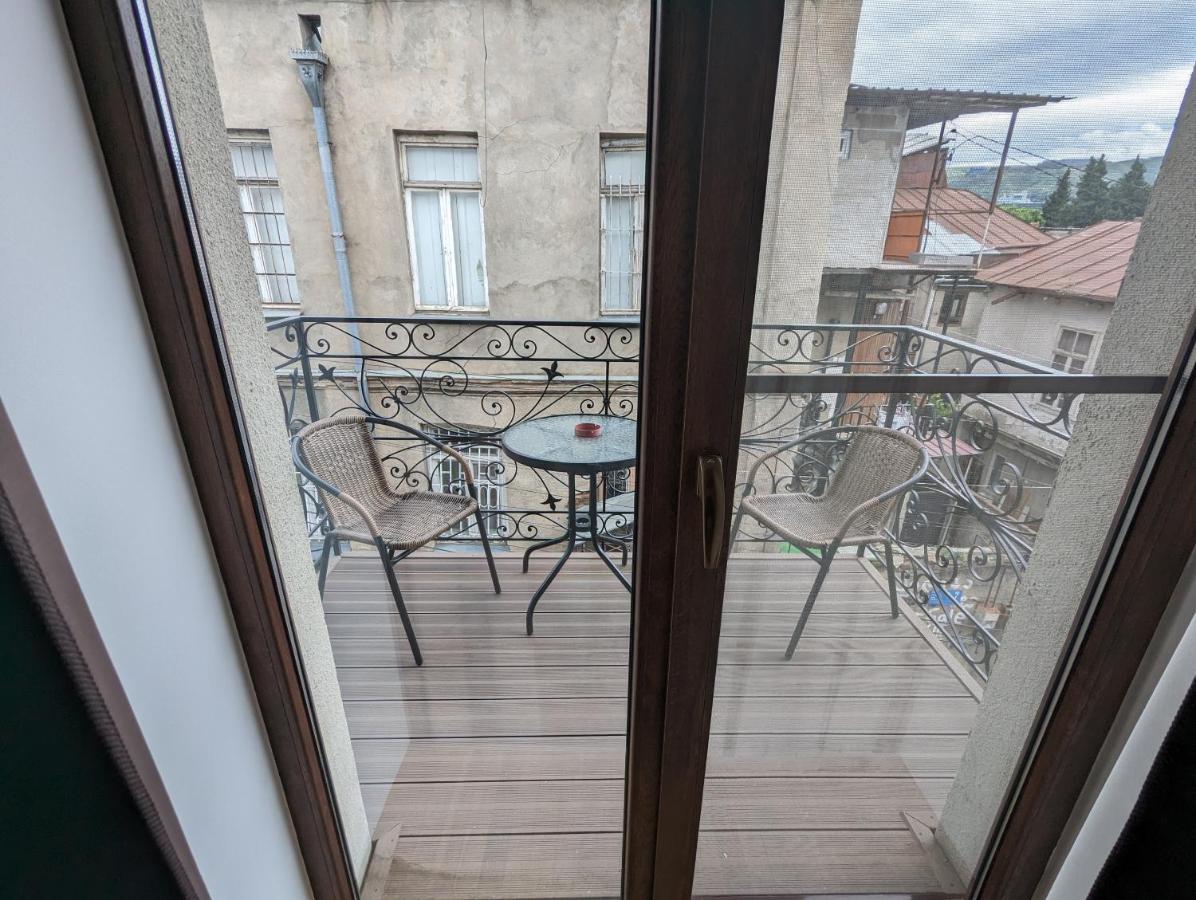 Family Guest House Tbilisi Exteriör bild
