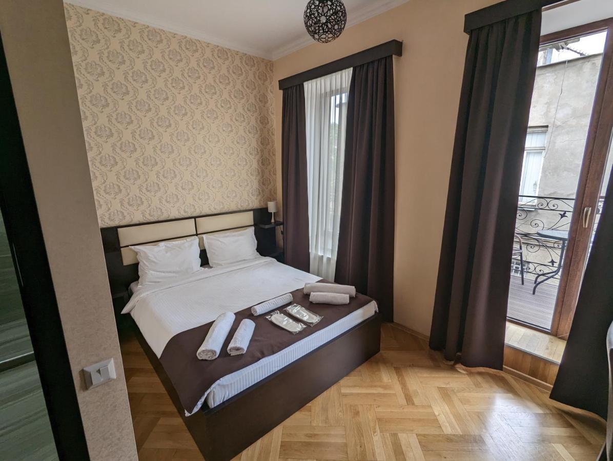 Family Guest House Tbilisi Exteriör bild