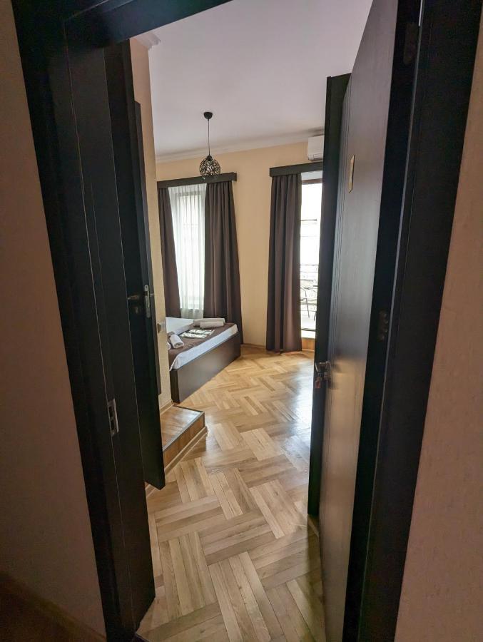 Family Guest House Tbilisi Exteriör bild